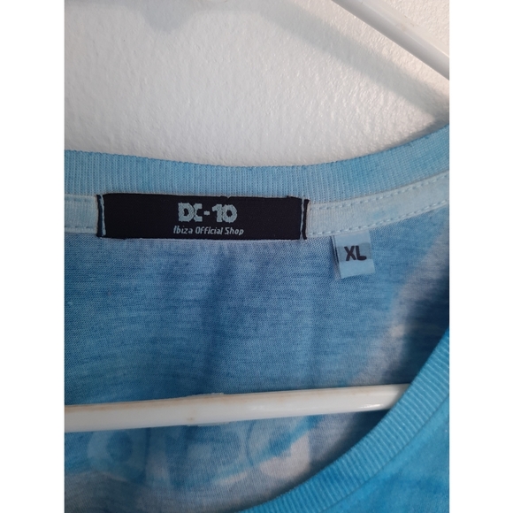 Tshirt - Picture 2 of 3